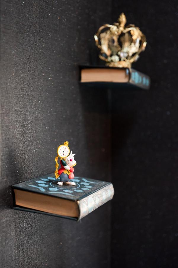 Insolite Alice In Wonderland Gujan-Mestras Exterior photo
