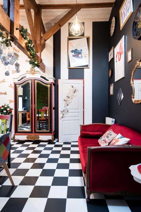 Insolite Alice In Wonderland Gujan-Mestras Exterior photo